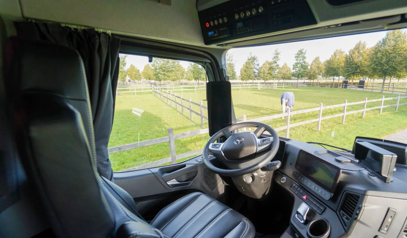 AKX Actros S, cabine de conduite Mercedes